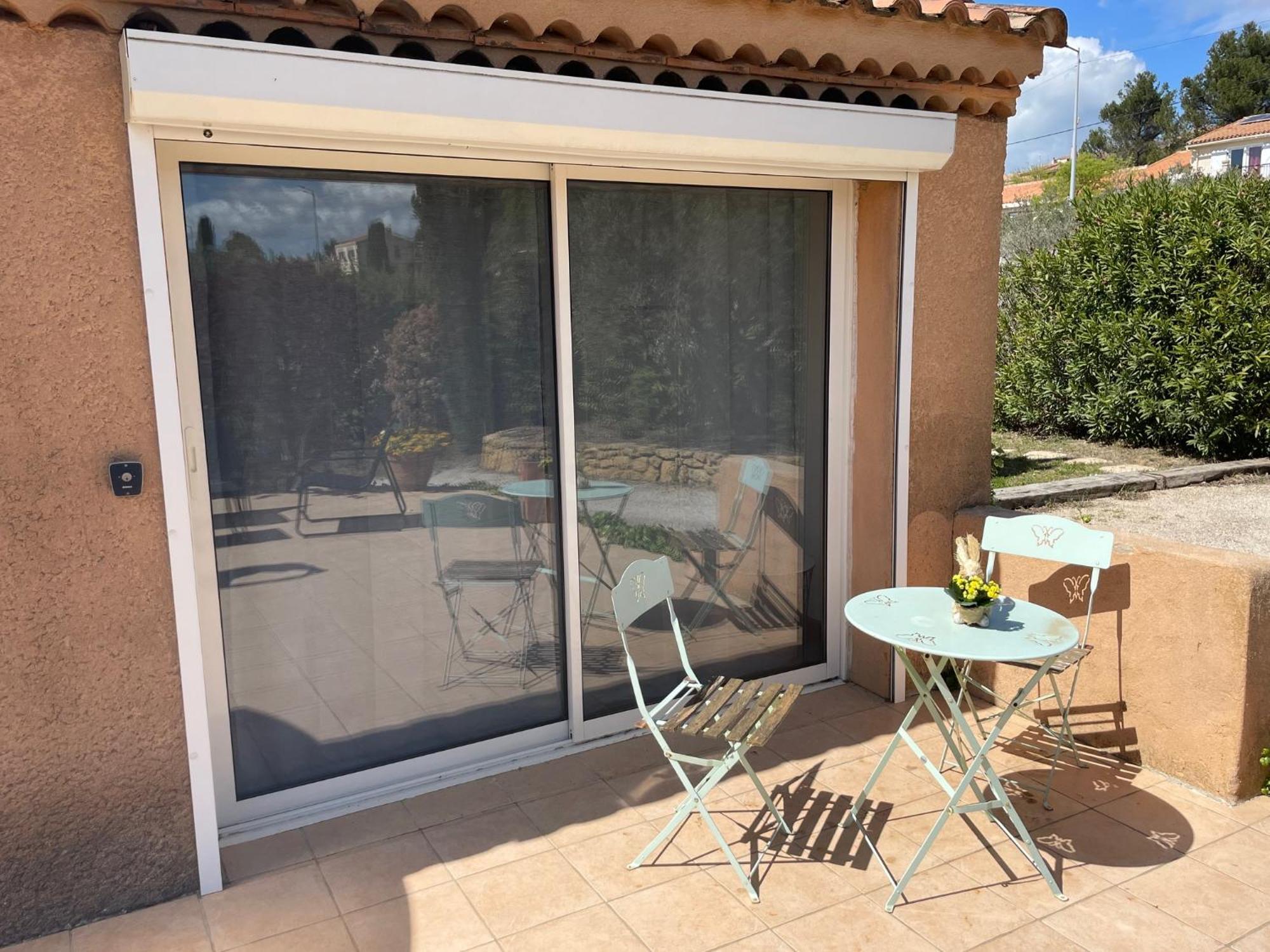 Studio Charmant Avec Terrasse Lançon-Provence المظهر الخارجي الصورة